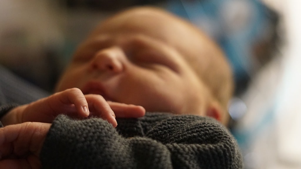 Les premiers mois avec bébé : que faut-il savoir ?